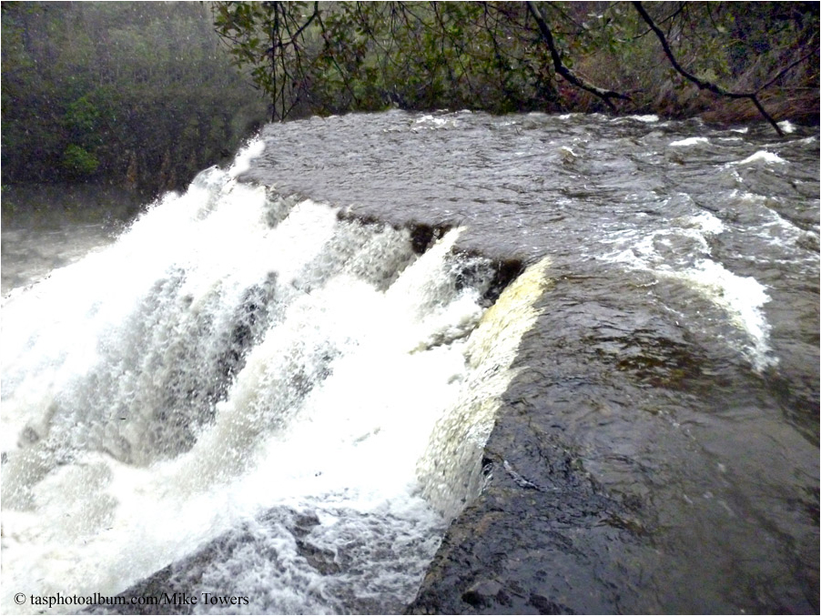 Oxley Falls in Lees Paddocks